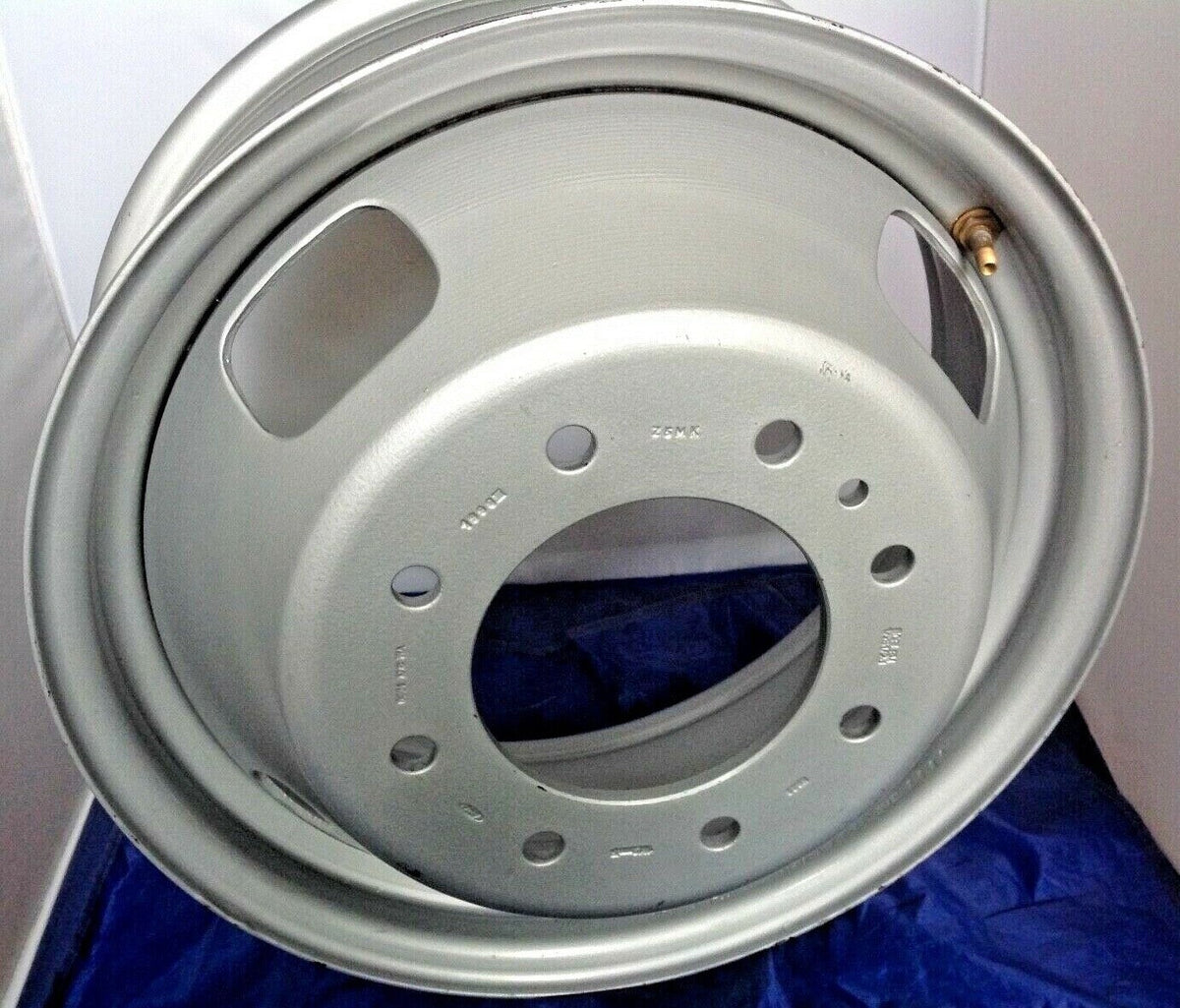 [AC3Z-1015-ACP] Conjunto de rueda Ford de 17" solo para modelos DRW
